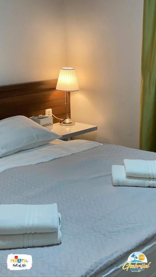 Gabrijel Apartments Makarska 1 Extérieur photo